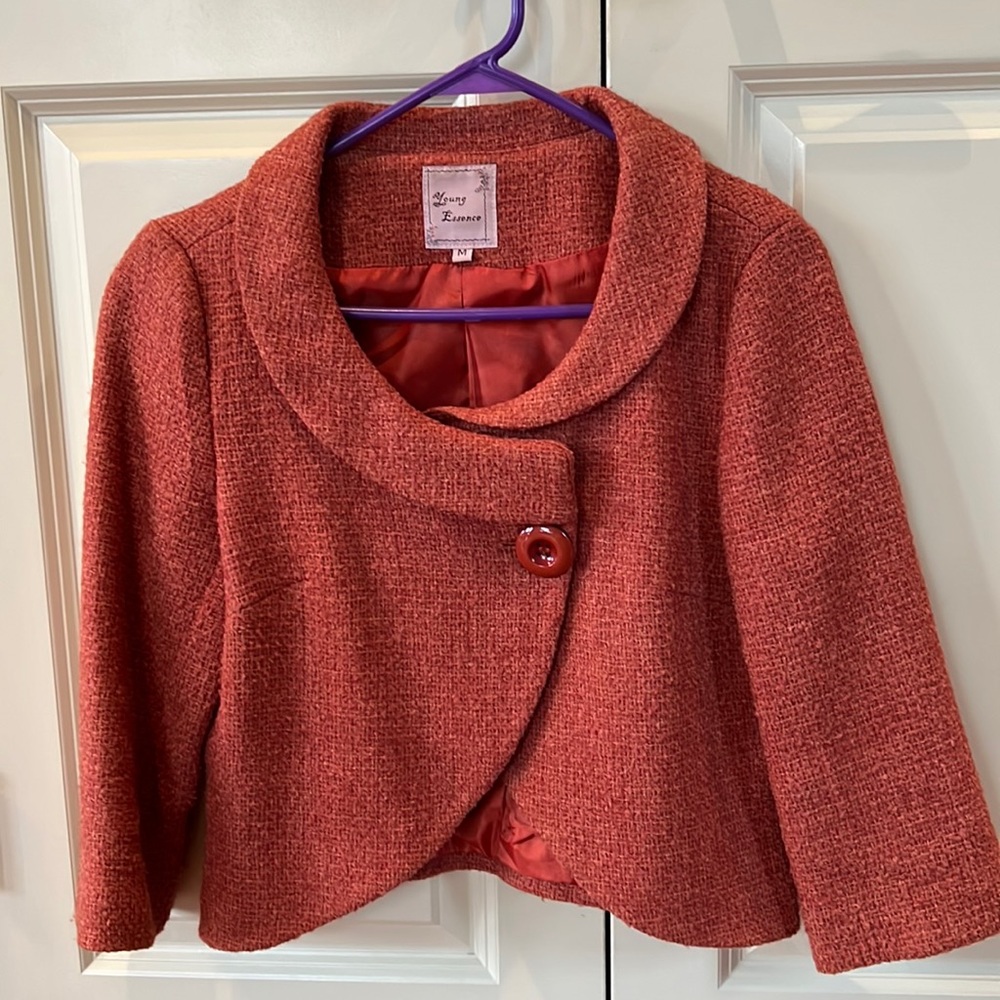 Cute and unique vintage style crop jacket.